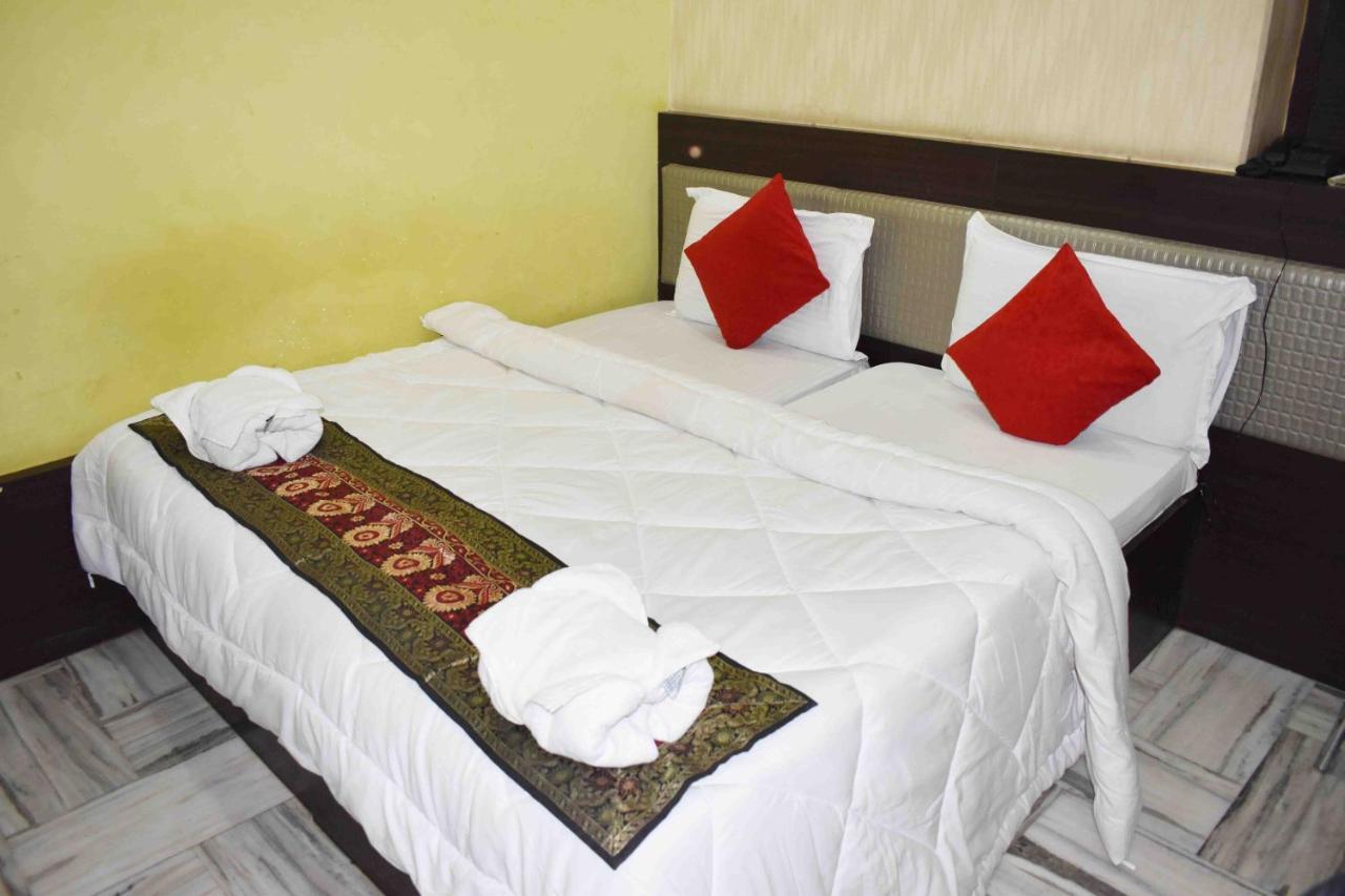 Hotel Mrk Waranasi Zewnętrze zdjęcie