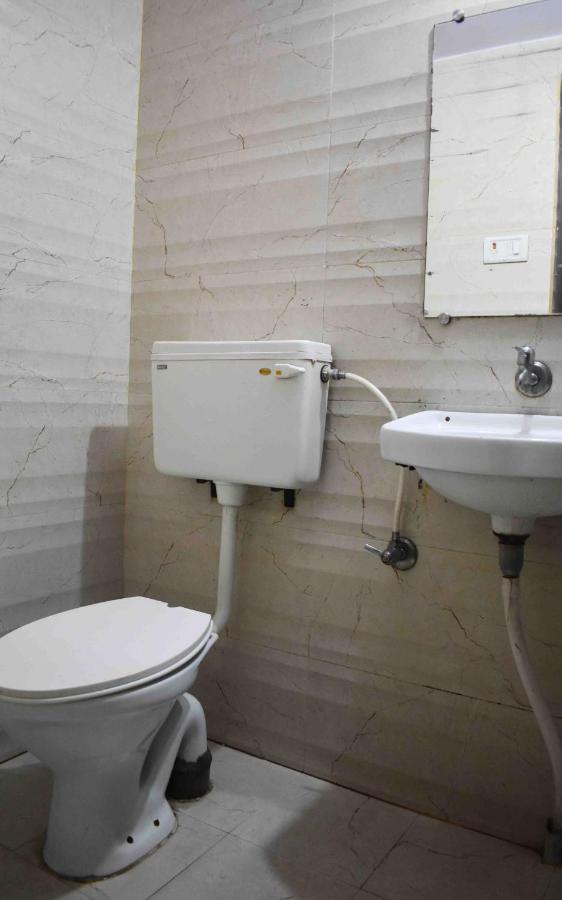 Hotel Mrk Waranasi Zewnętrze zdjęcie